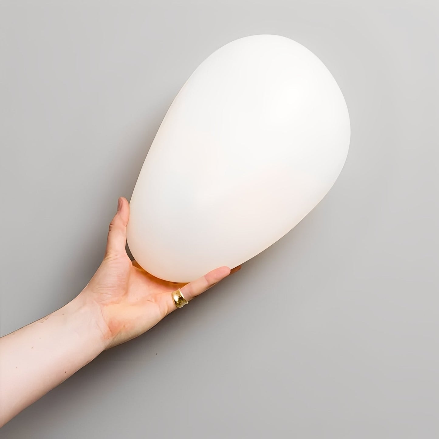Tess – Zeitgemäße Wandlampe