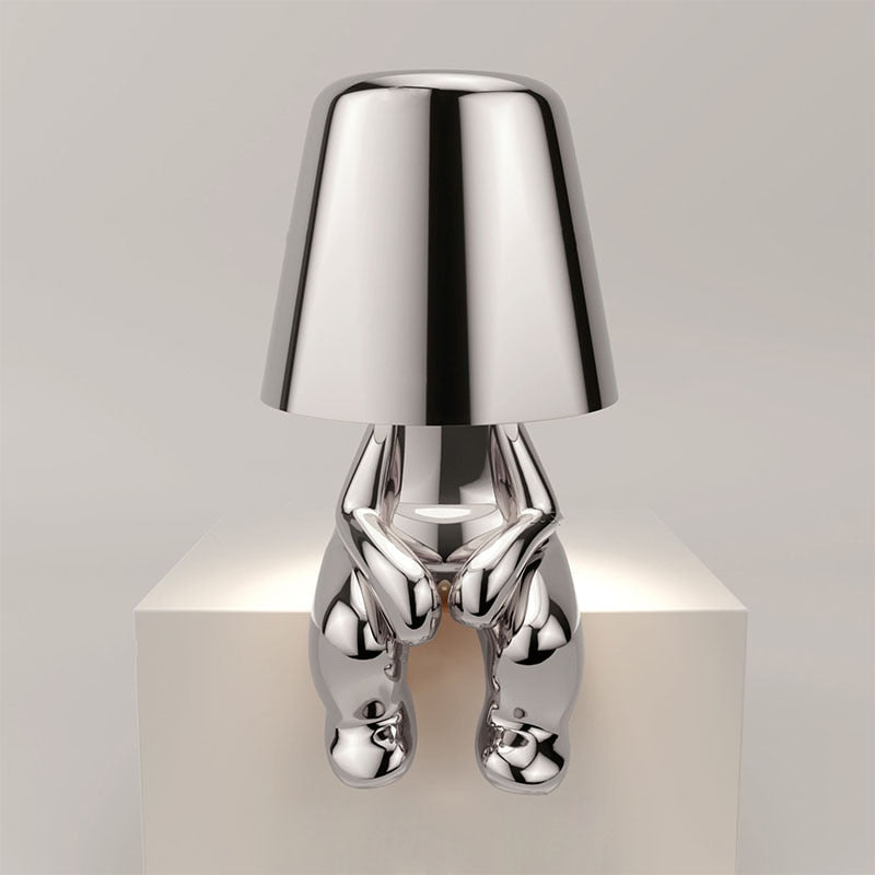 Kaori – Goldene Denker Statue Tischlampe mit USB & Berührung