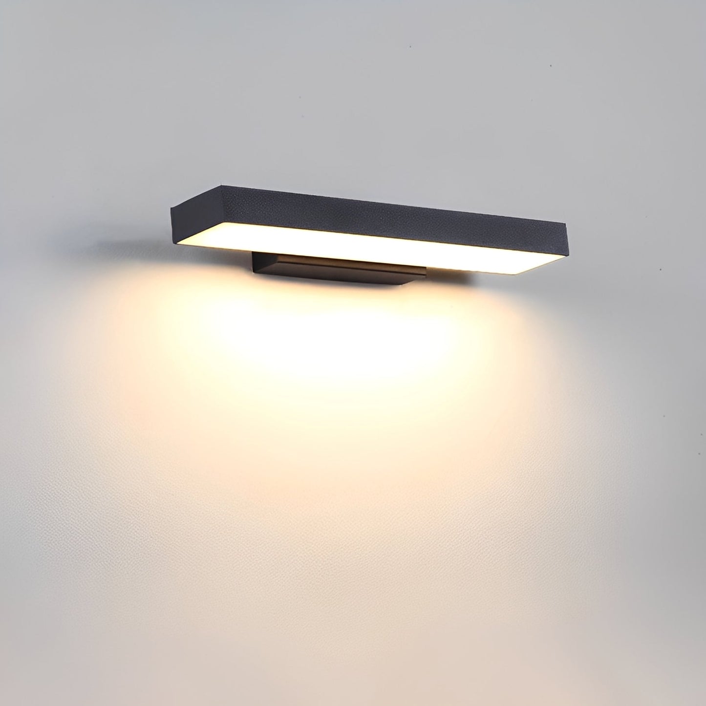 Leona – Moderne Außenleuchte aus Edelstahl mit Sensor