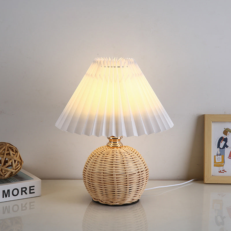 Elodia – Gefaltete Lampe für den Nachttisch