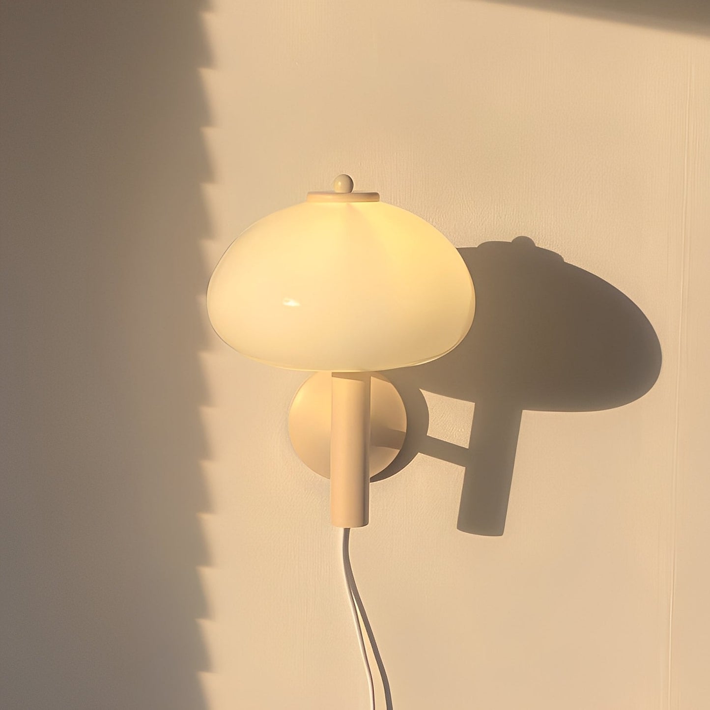 Thea – Vintage Pilz-Wandlampe