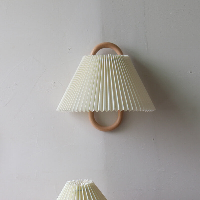 Aurelia – LED Wandlampe aus Buchenholz