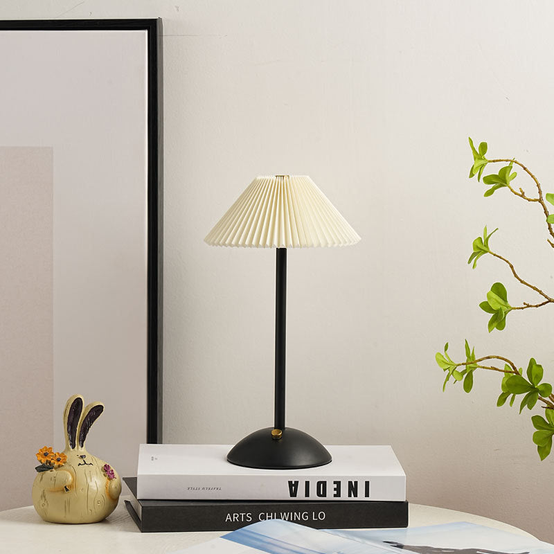 Cleah – Klappbare Nachttischlampe mit Ladestation