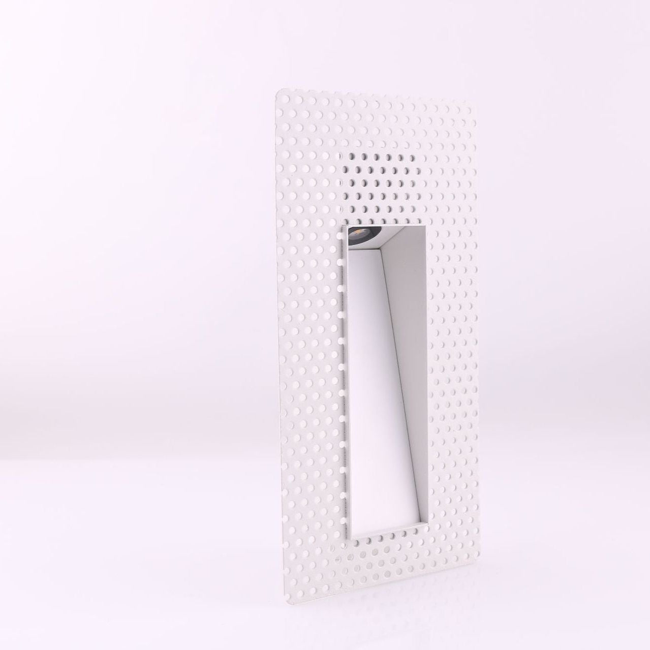 Gregor – Schlichte Treppen Kick Lampe