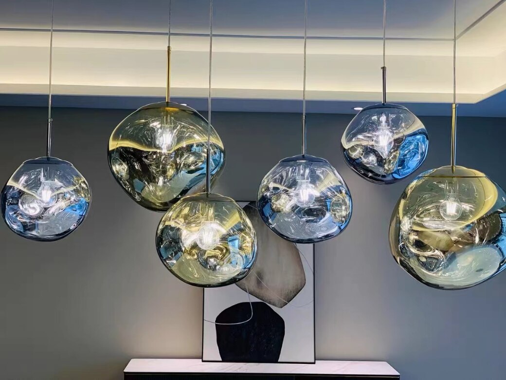 LavaGlow - LED-Pendelleuchte aus mundgeblasenem Lavaglas