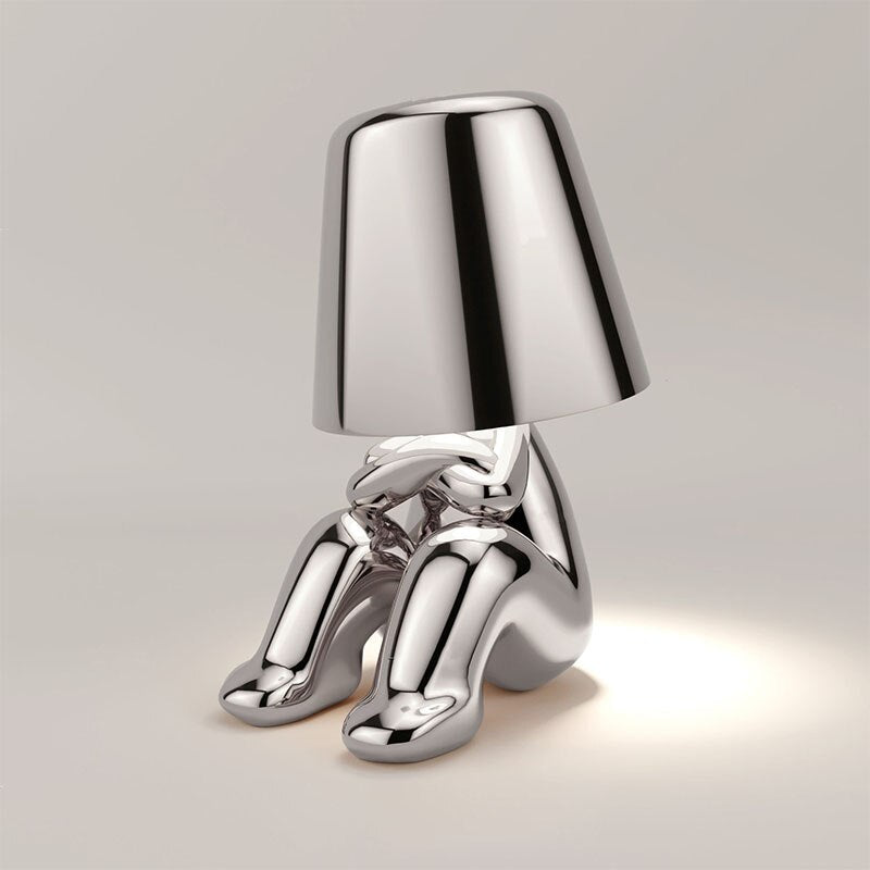Kaori – Goldene Denker Statue Tischlampe mit USB & Berührung