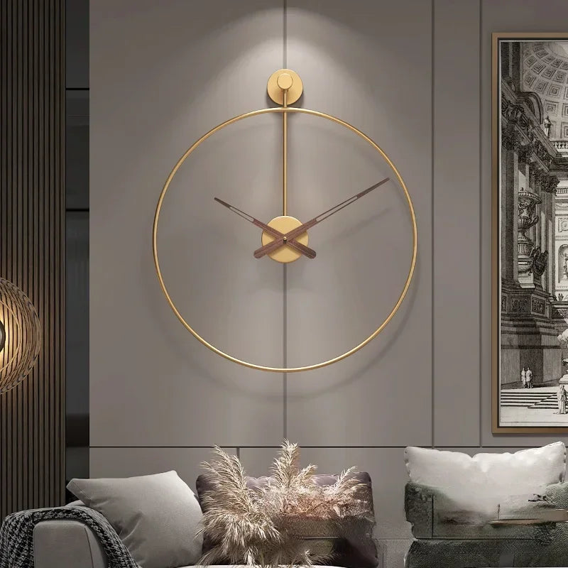 Svea – Elegante Designer-Wanduhr