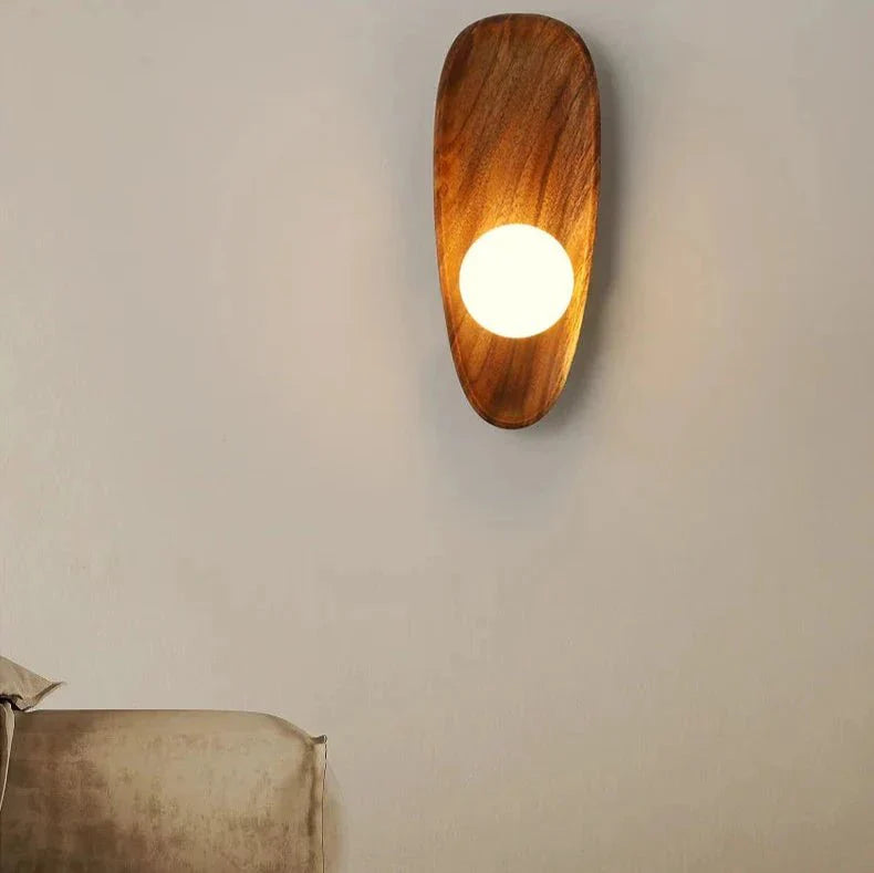 Alani – Wandlampe aus natürlichem Holz