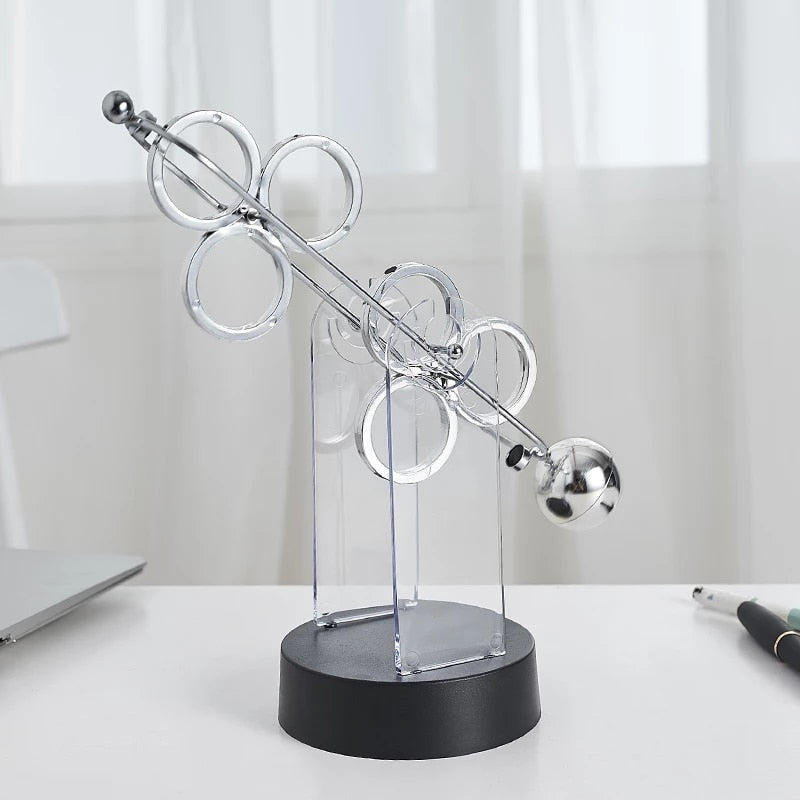 MotionLoop – Rotierendes Pendel-Ornament fürs Büro