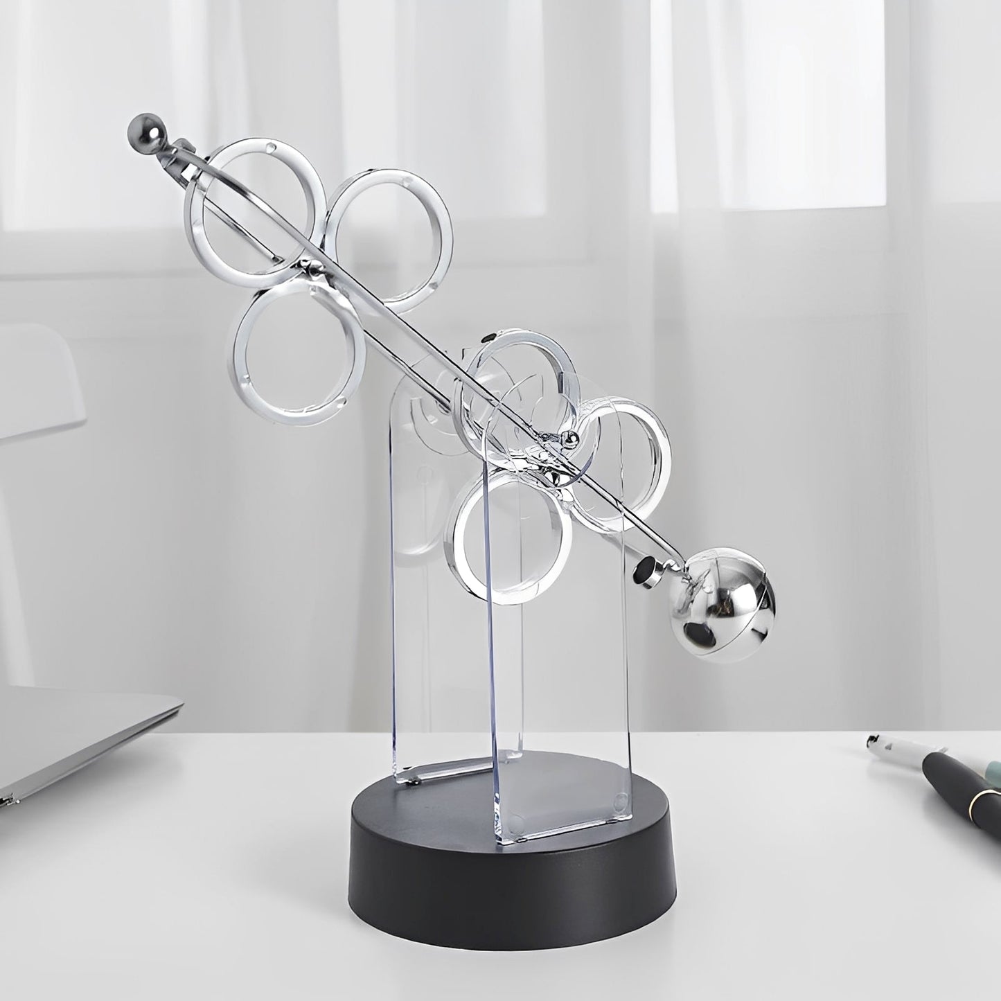 OrbitMotion – Kreatives Newton-Pendel
