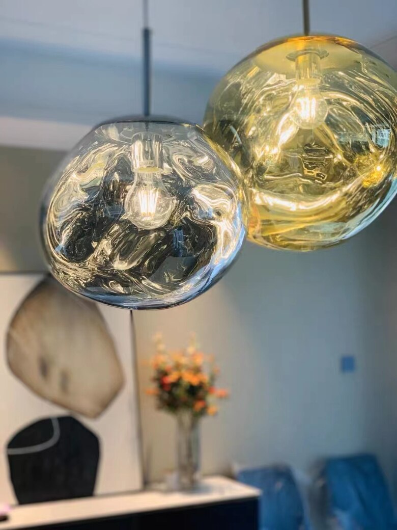 LavaGlow - LED-Pendelleuchte aus mundgeblasenem Lavaglas