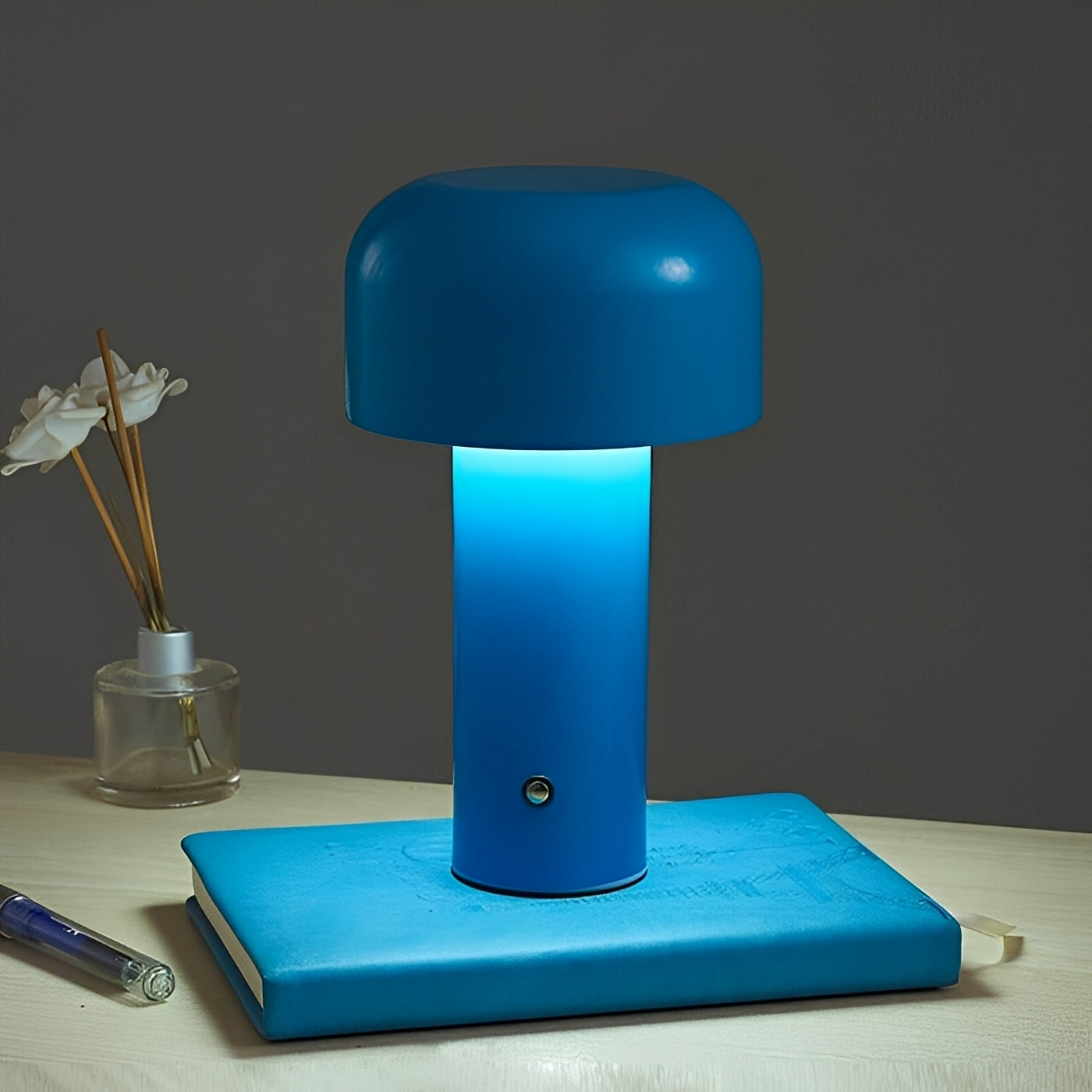 Mira – Metall-Pilzlampe mit Berührungssteuerung & USB-Ladung