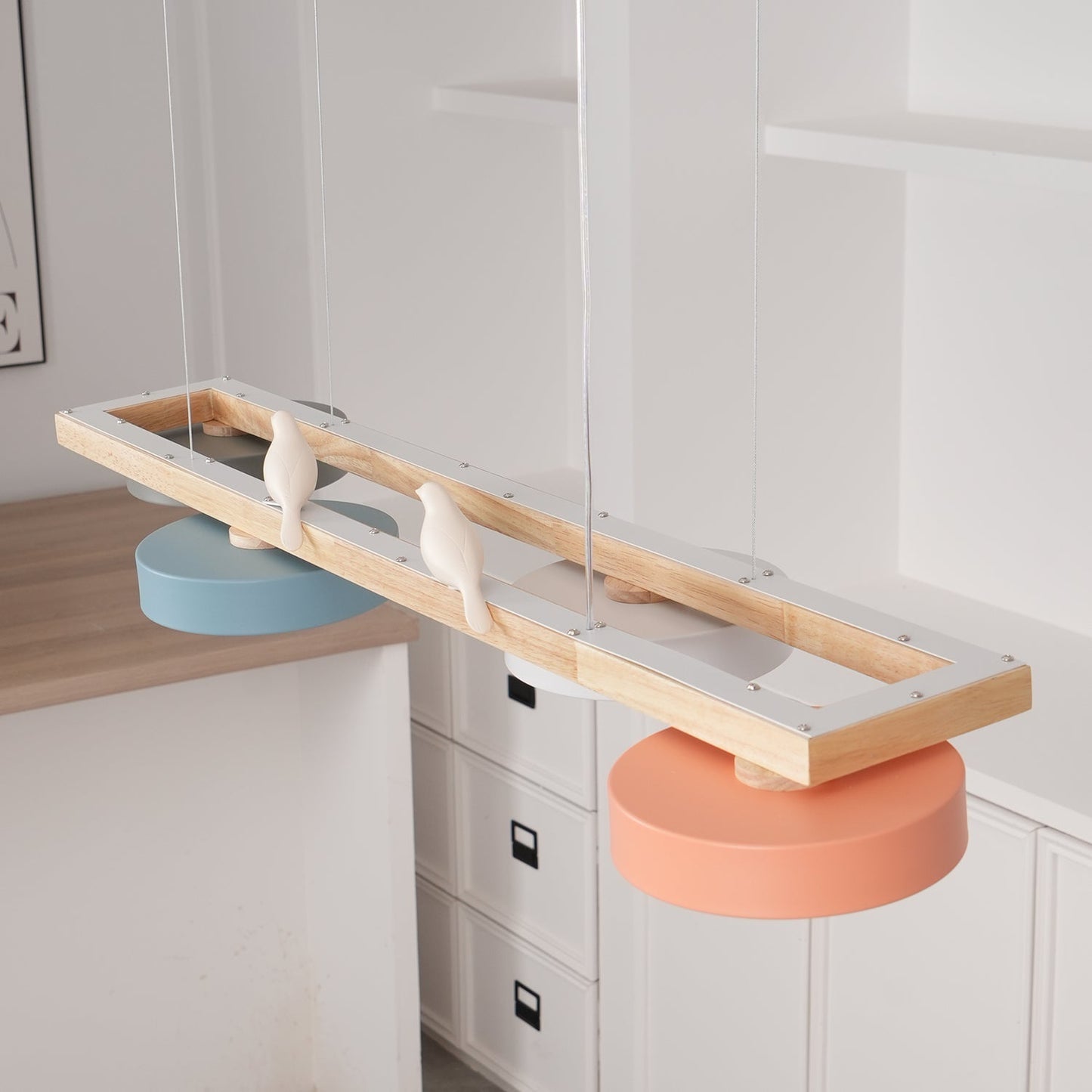 Elian – Moderne LED-Pendelleuchte aus Massivholz