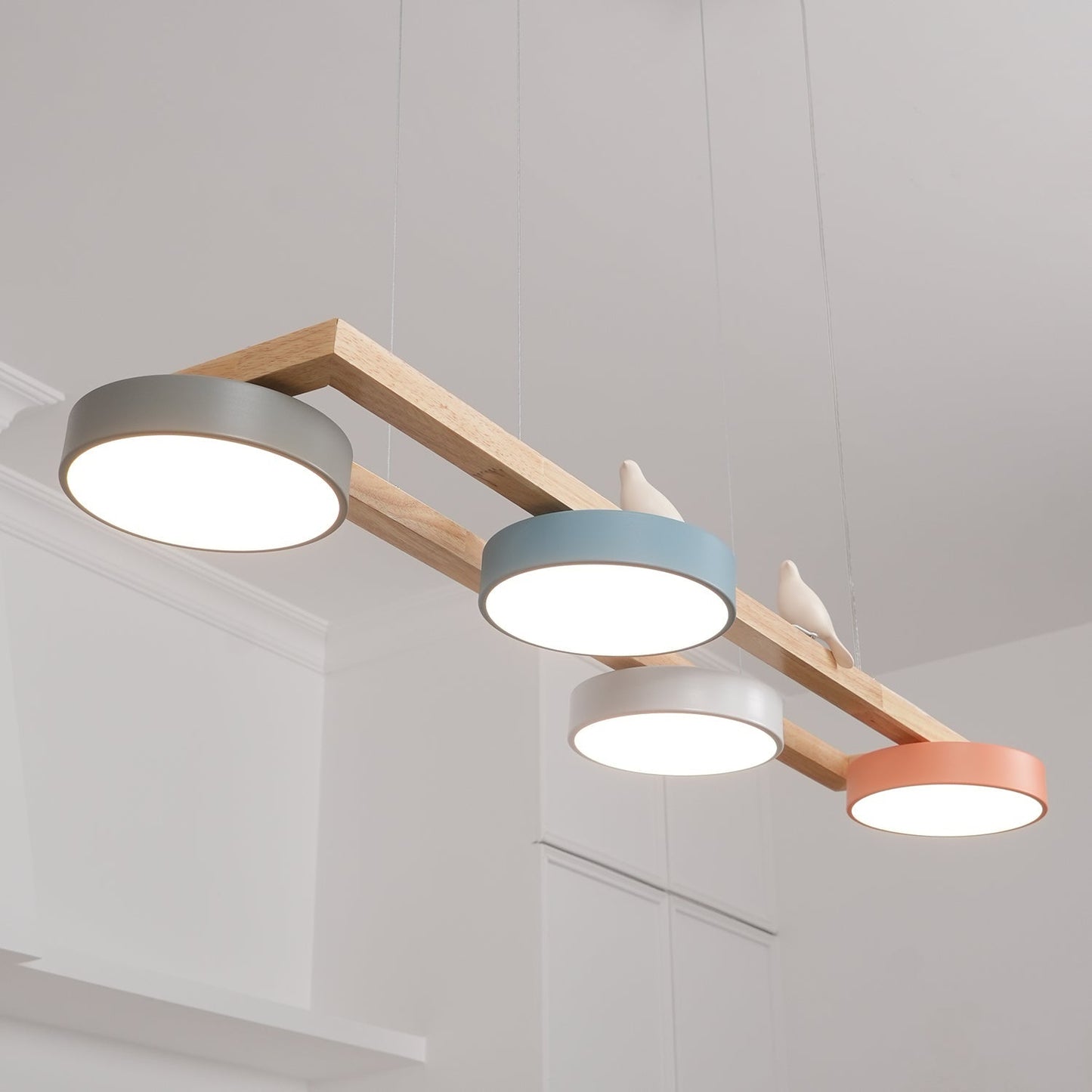 Elian – Moderne LED-Pendelleuchte aus Massivholz
