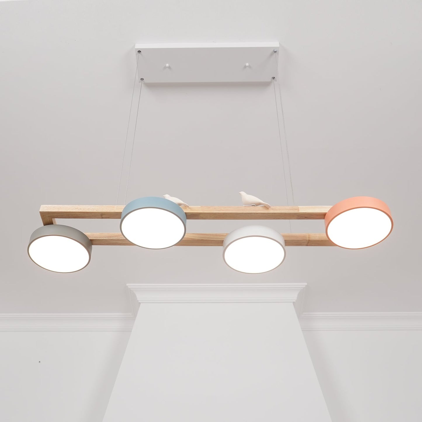 Elian – Moderne LED-Pendelleuchte aus Massivholz