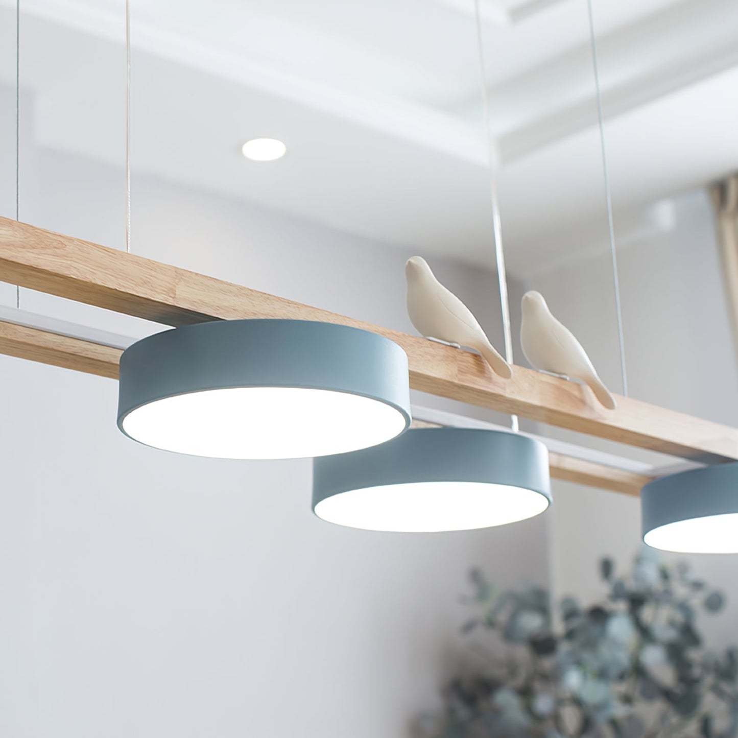 Elian – Moderne LED-Pendelleuchte aus Massivholz