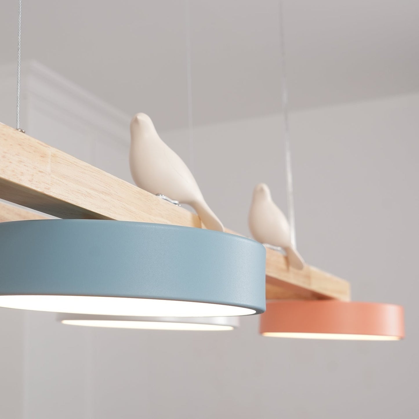 Elian – Moderne LED-Pendelleuchte aus Massivholz