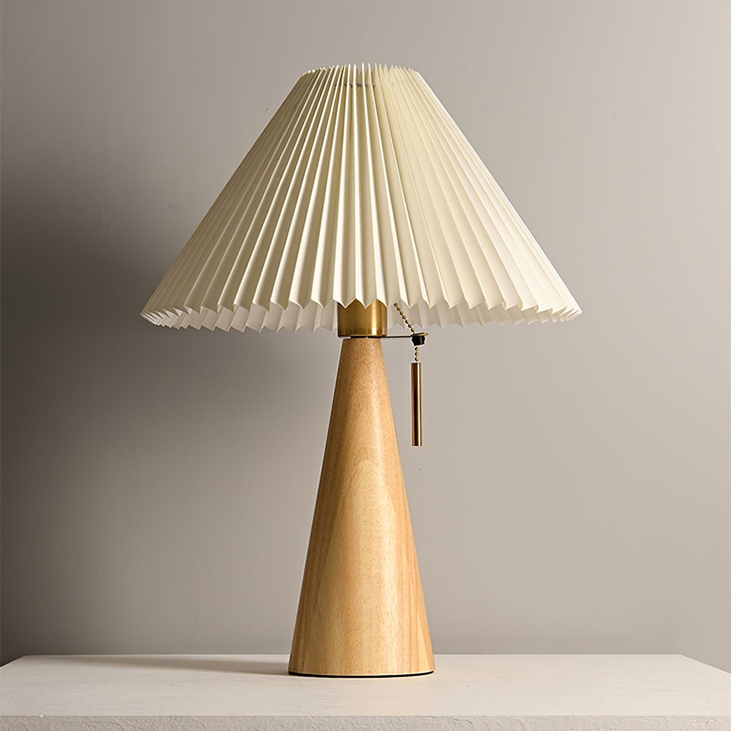 Rami – Tischlampe aus Walnussholz