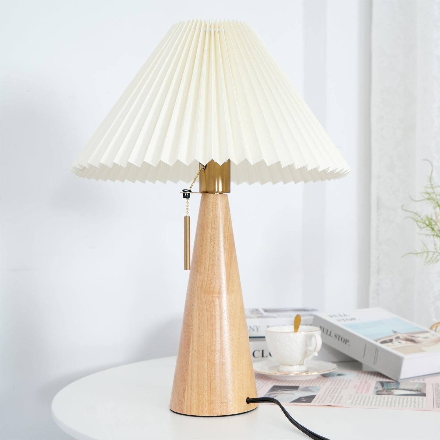 Rami – Tischlampe aus Walnussholz