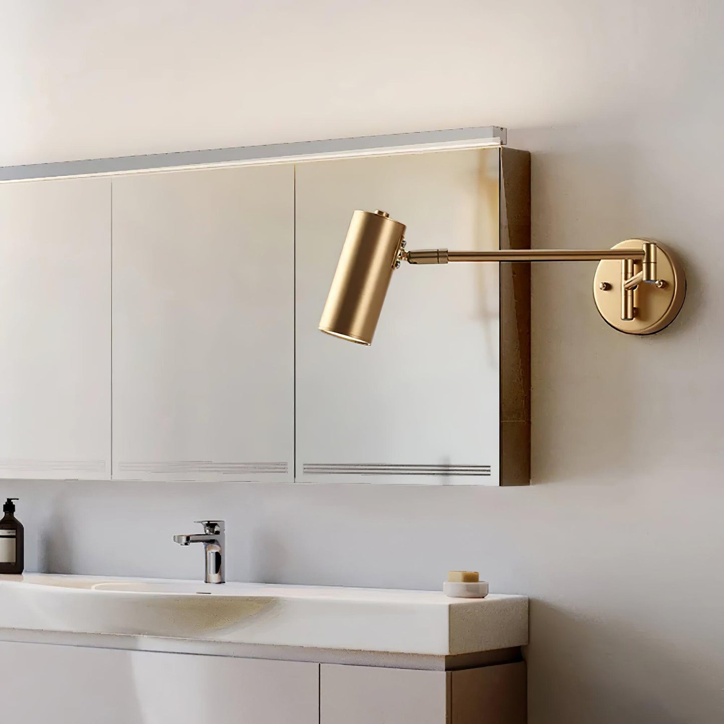 Lina – Einstellbare Wandleuchte mit schwenkbarem Arm im modernen Stil