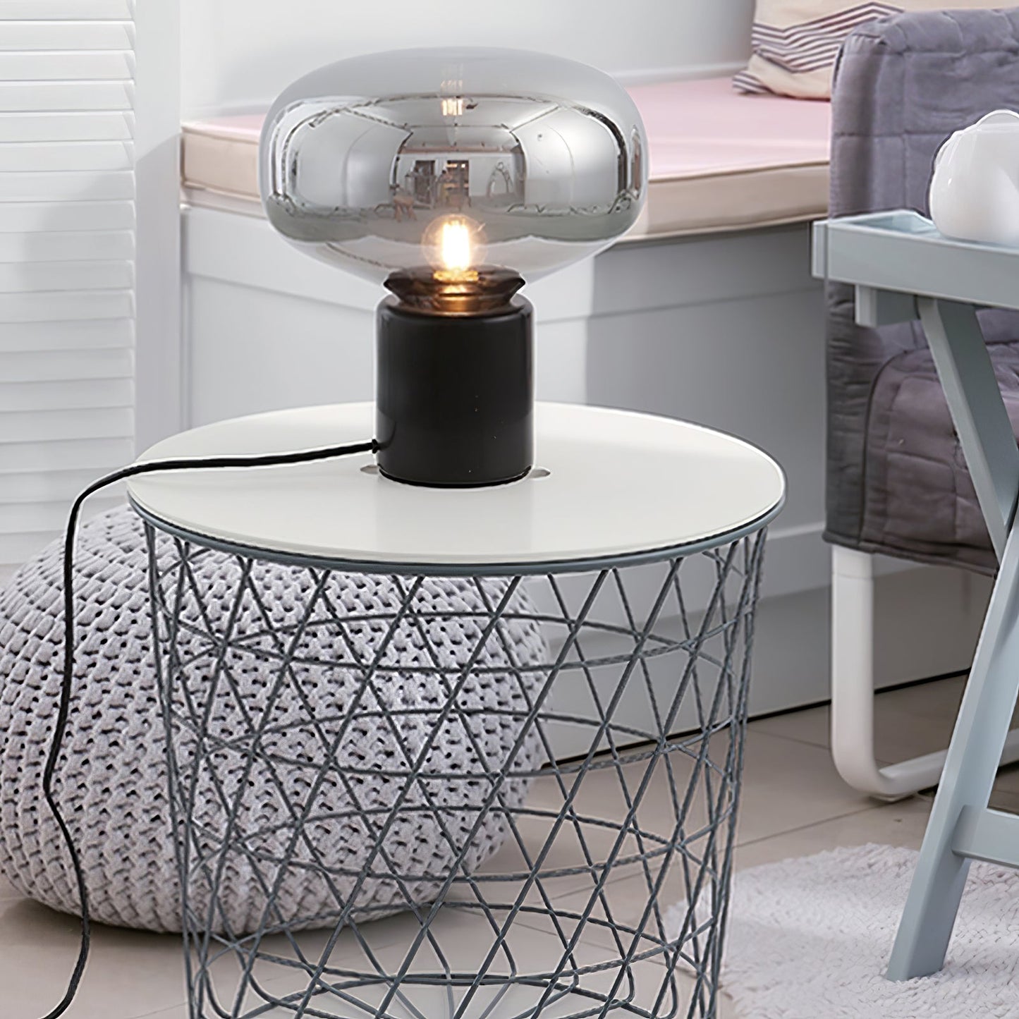 Lin – Tischleuchte aus Glas im Skandinavischen Design