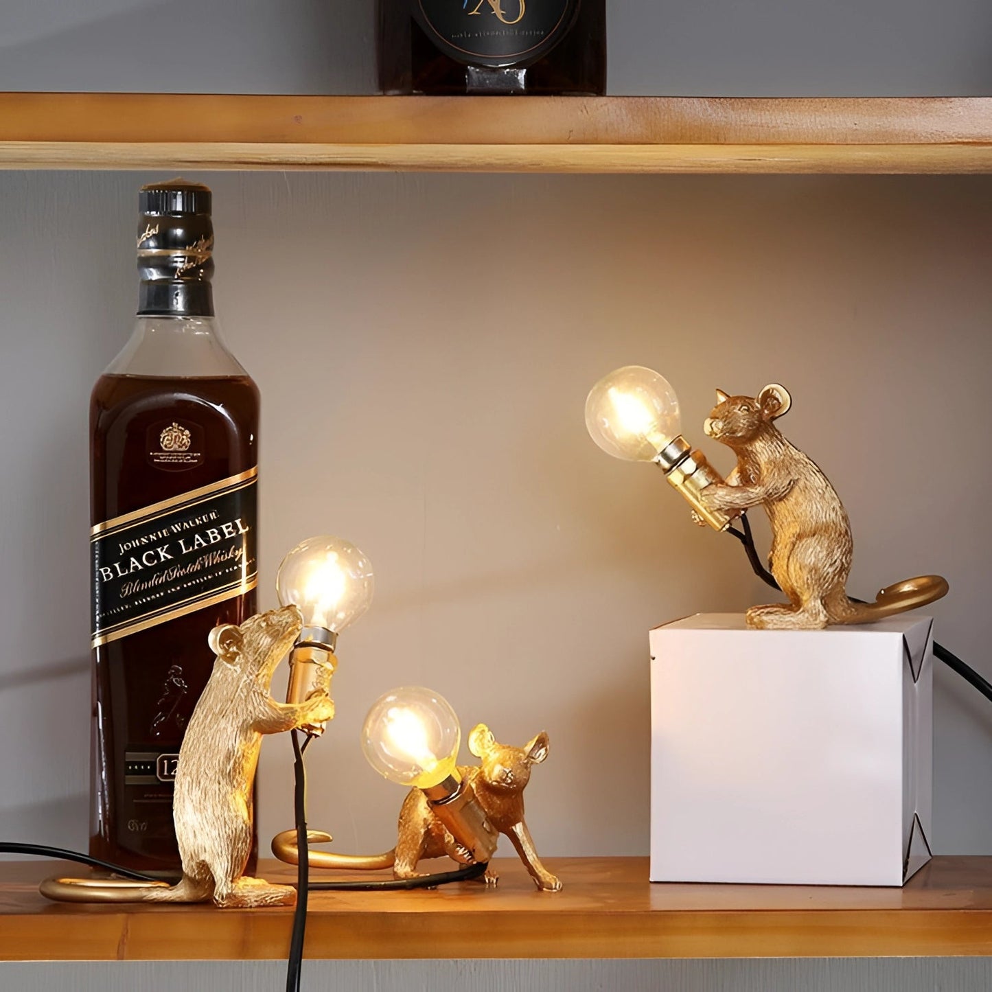Nilla – Kleine kreative Mauslampe aus Kunstharz im nordischen Design