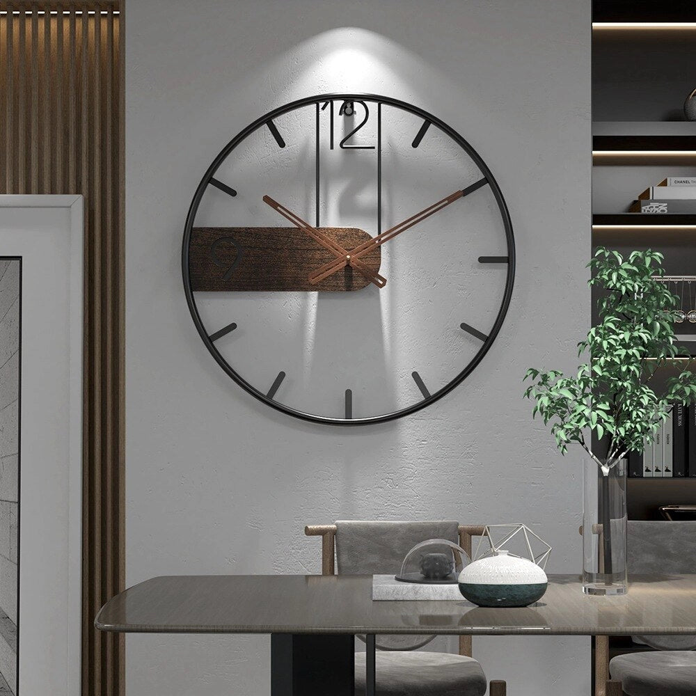 Nero – Große Metall-Wanduhr im einfachen Design
