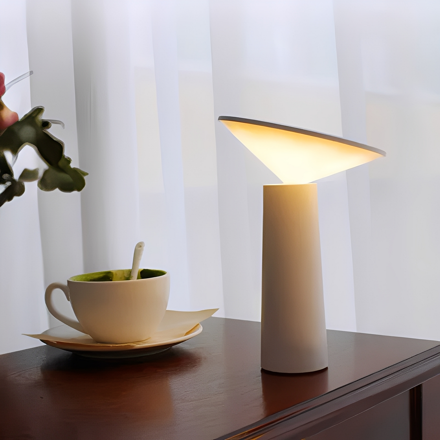 Nora – Drehbare LED-Tischlampe