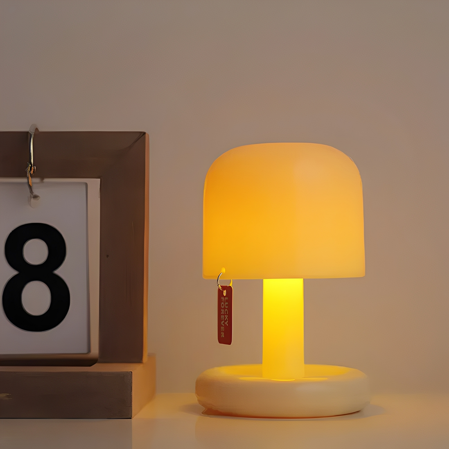Sara – Einzigartige Tischlampe