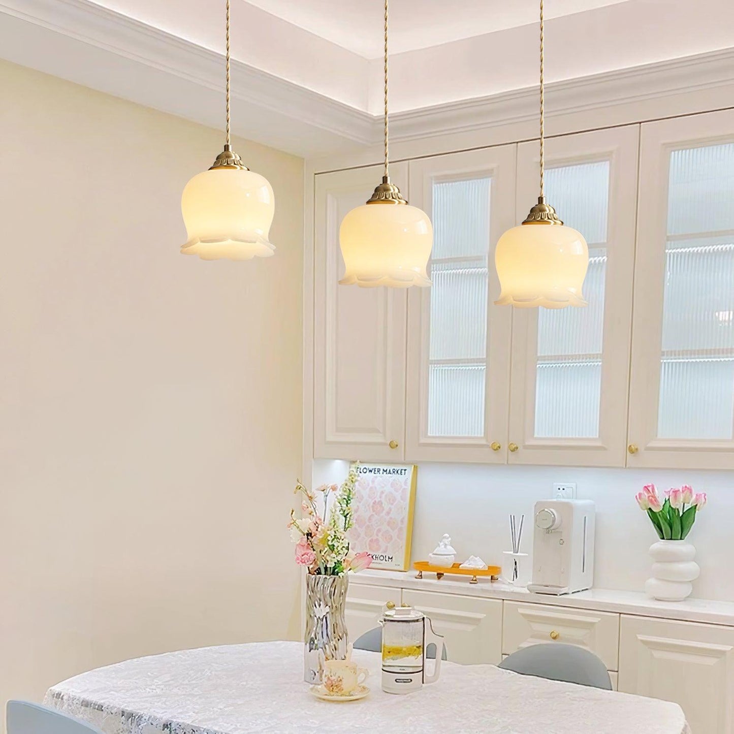 Odette – Französische Retro-Hängelampe im Maiglöckchen-Design