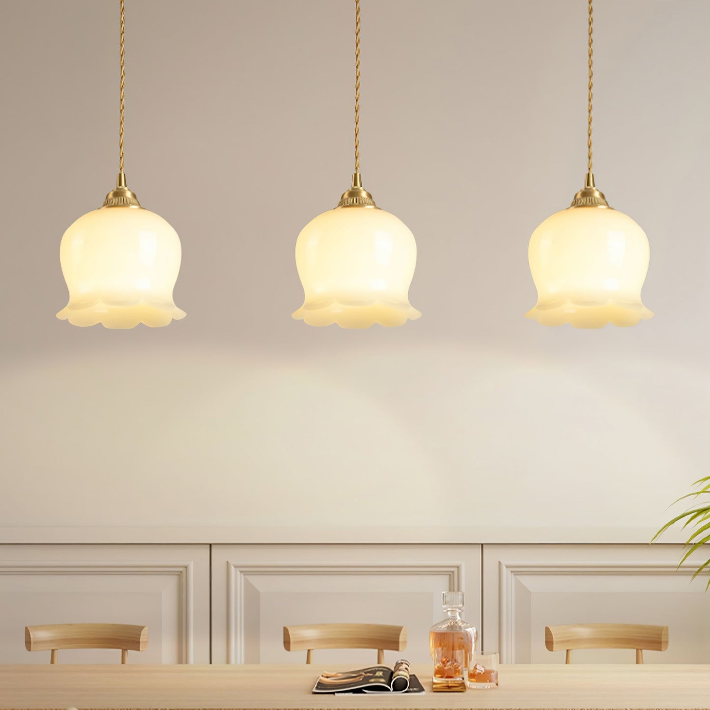 Odette – Französische Retro-Hängelampe im Maiglöckchen-Design