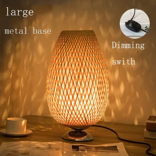 Tischlampe Aus Bambusgewebe Im Japanischen Stil