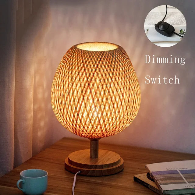 Tischlampe Aus Bambusgewebe Im Japanischen Stil