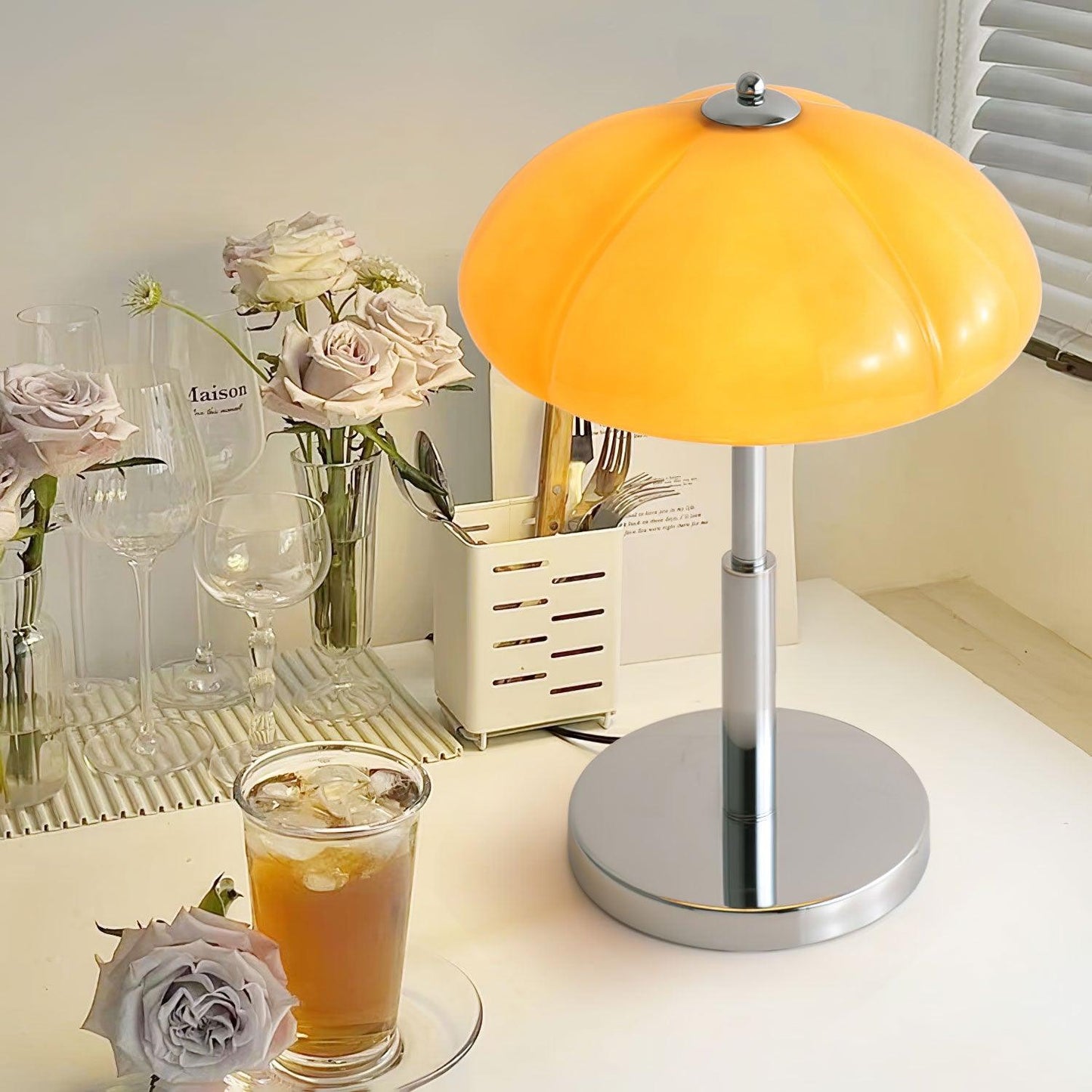 MushHaus – Pilzförmige Bauhaus-Tischlampe im stilvollen Design