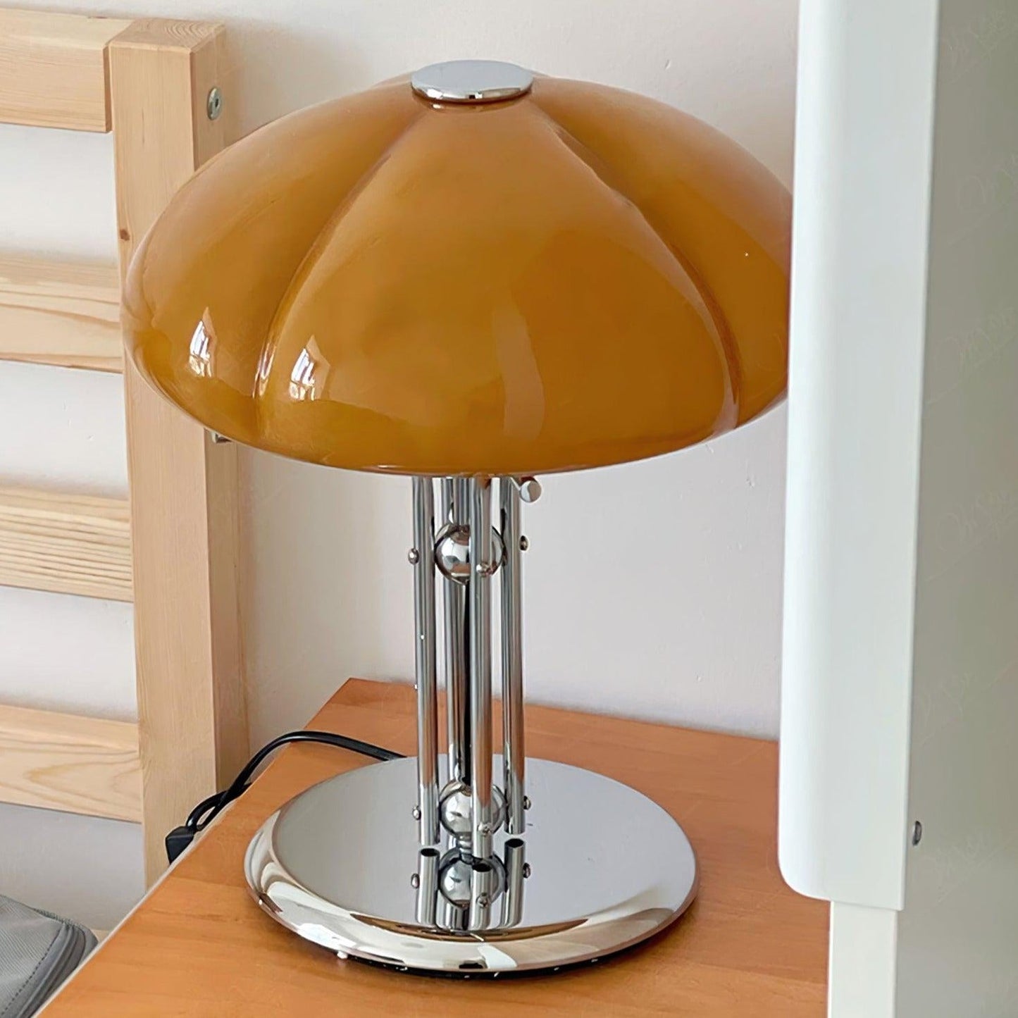 MushHaus – Pilzförmige Bauhaus-Tischlampe im stilvollen Design