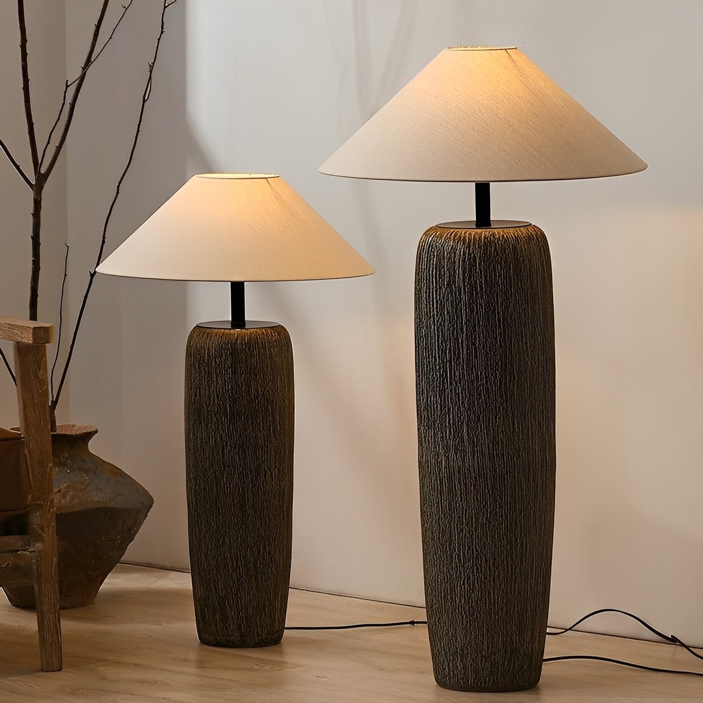 Winnie – Rustikale Holz-Stehlampe mit Retro-Charme
