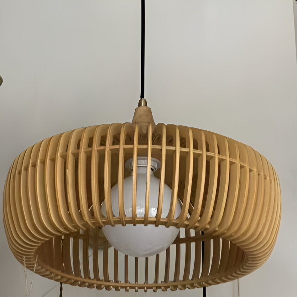 Elios – Deckenleuchte aus Holzhandwerk