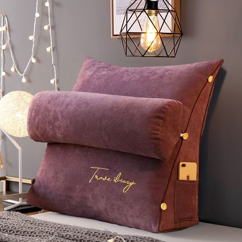 Pilar – Dreieckpillow mit Stickerei & Kopfunterstützung