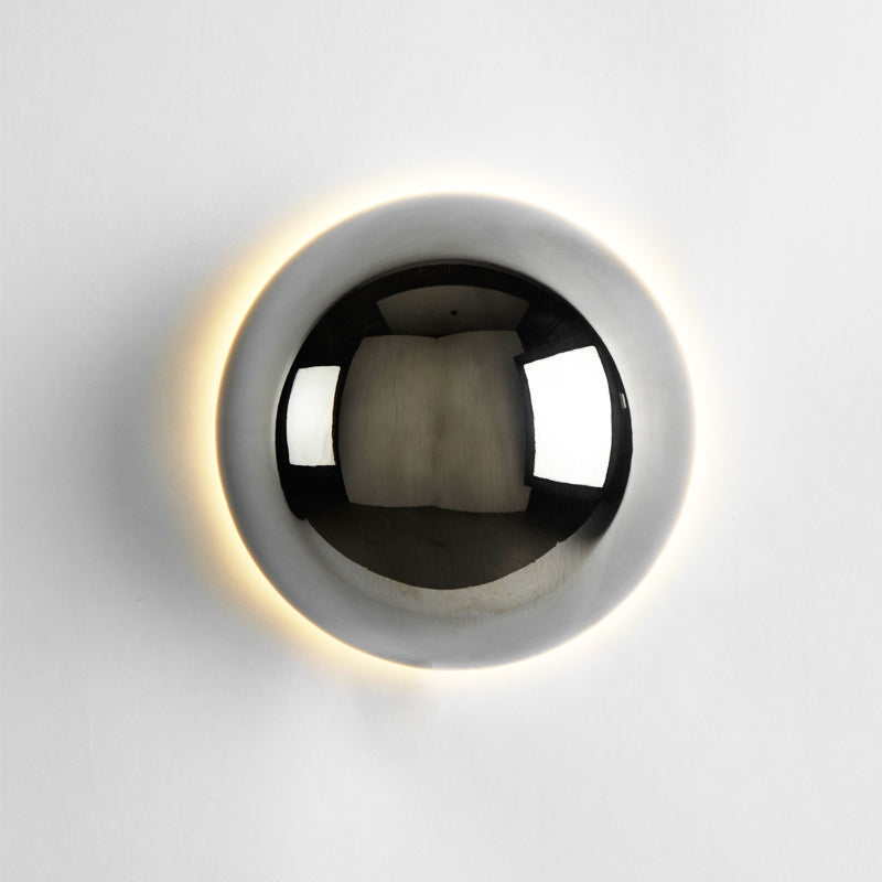 BauLicht – Wandlampe im Bauhaus-Stil mit mittelalterlicher Note