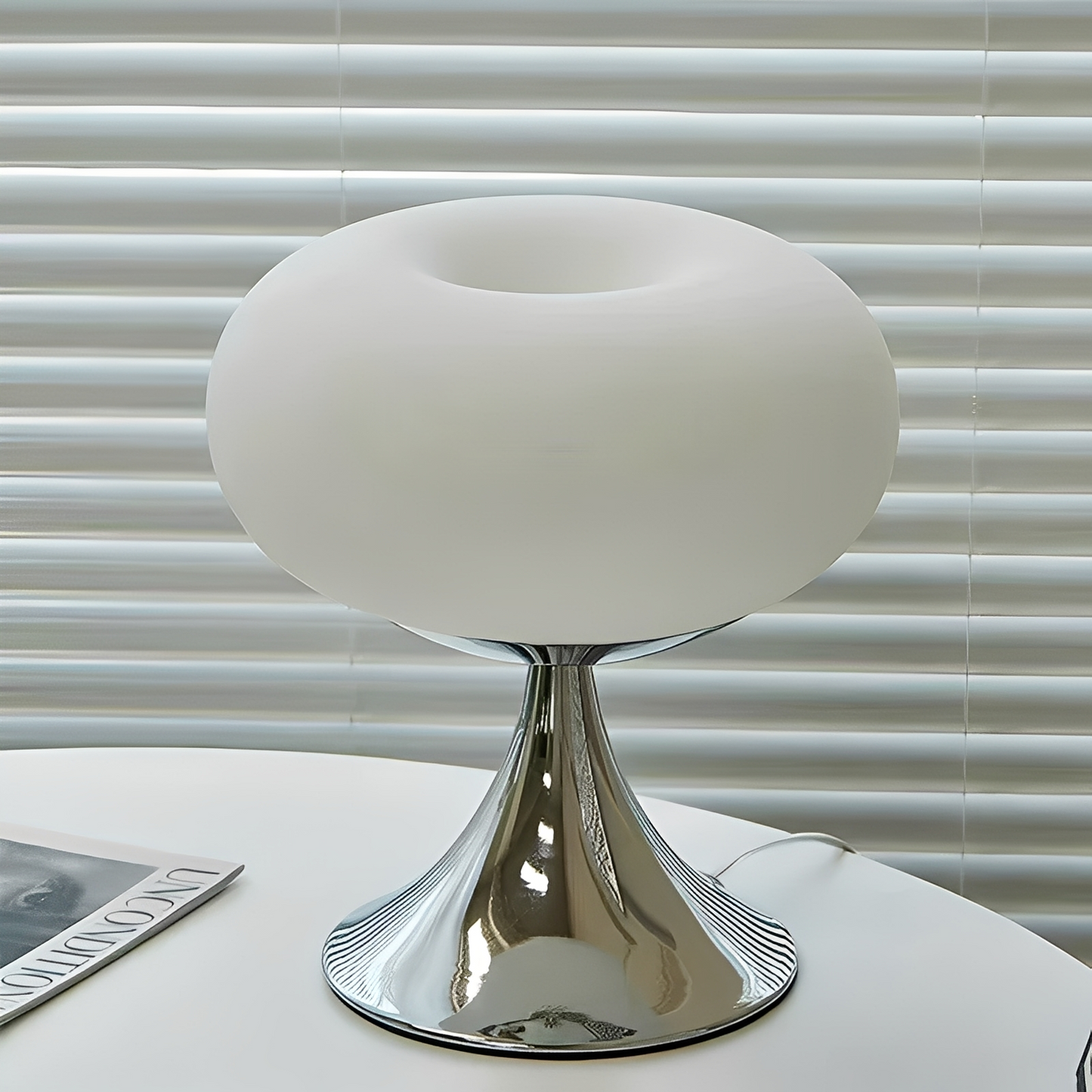 Fenja – zeitgemäße koreanische Tischlampe