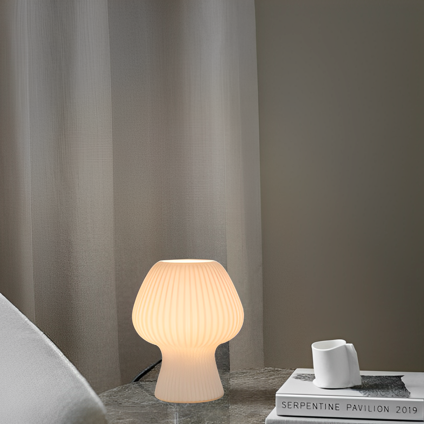 Velmira – Alte Tischlampe im Retro-Stil für Schlafzimmer & Nachttisch