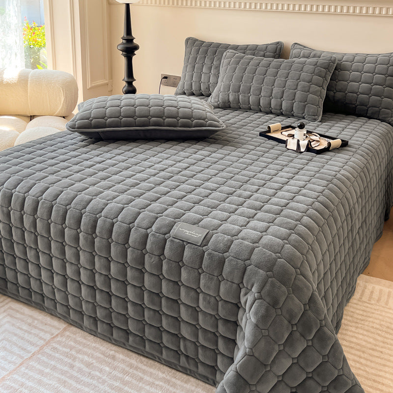 SoftGrid – Kuschelige Tagesdecke mit moderner Rautentextur
