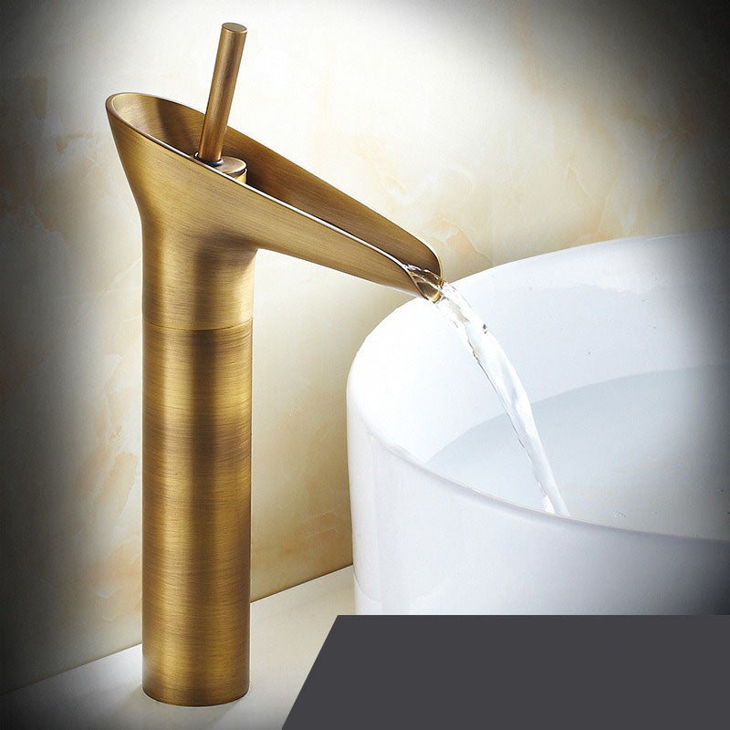 Nordic Cascade - Antiker Wasserhahn für Waschbecken