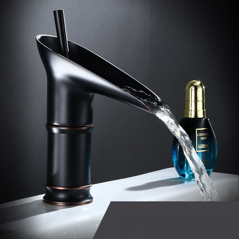 Nordic Cascade - Antiker Wasserhahn für Waschbecken