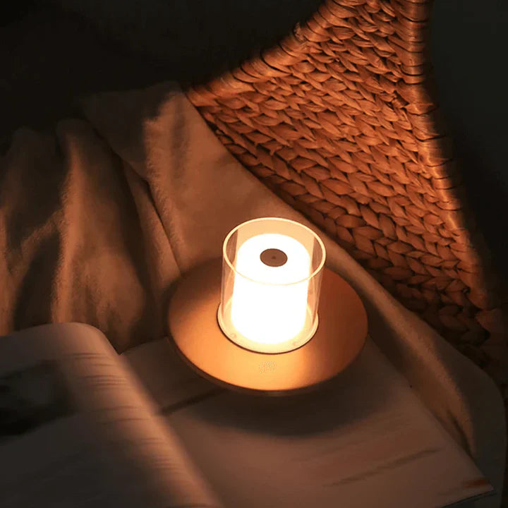 LumaGlow – Elegante LED-Kerze mit Berührungssteuerung und flammenlosem Licht