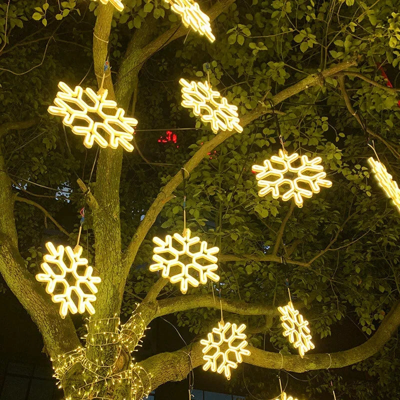 Frostella – LED Licht in Schneeflockenform für festliche Außen-Weihnachtsdekoration