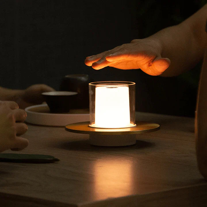 LumaGlow – Elegante LED-Kerze mit Berührungssteuerung und flammenlosem Licht