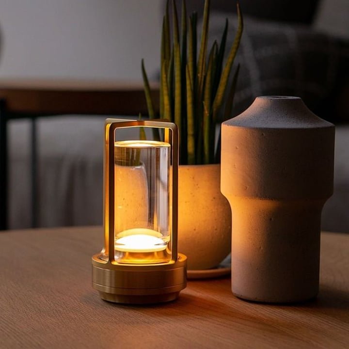 CrystalGlow – Kabellose LED-Kristalllampe im Laternenstil