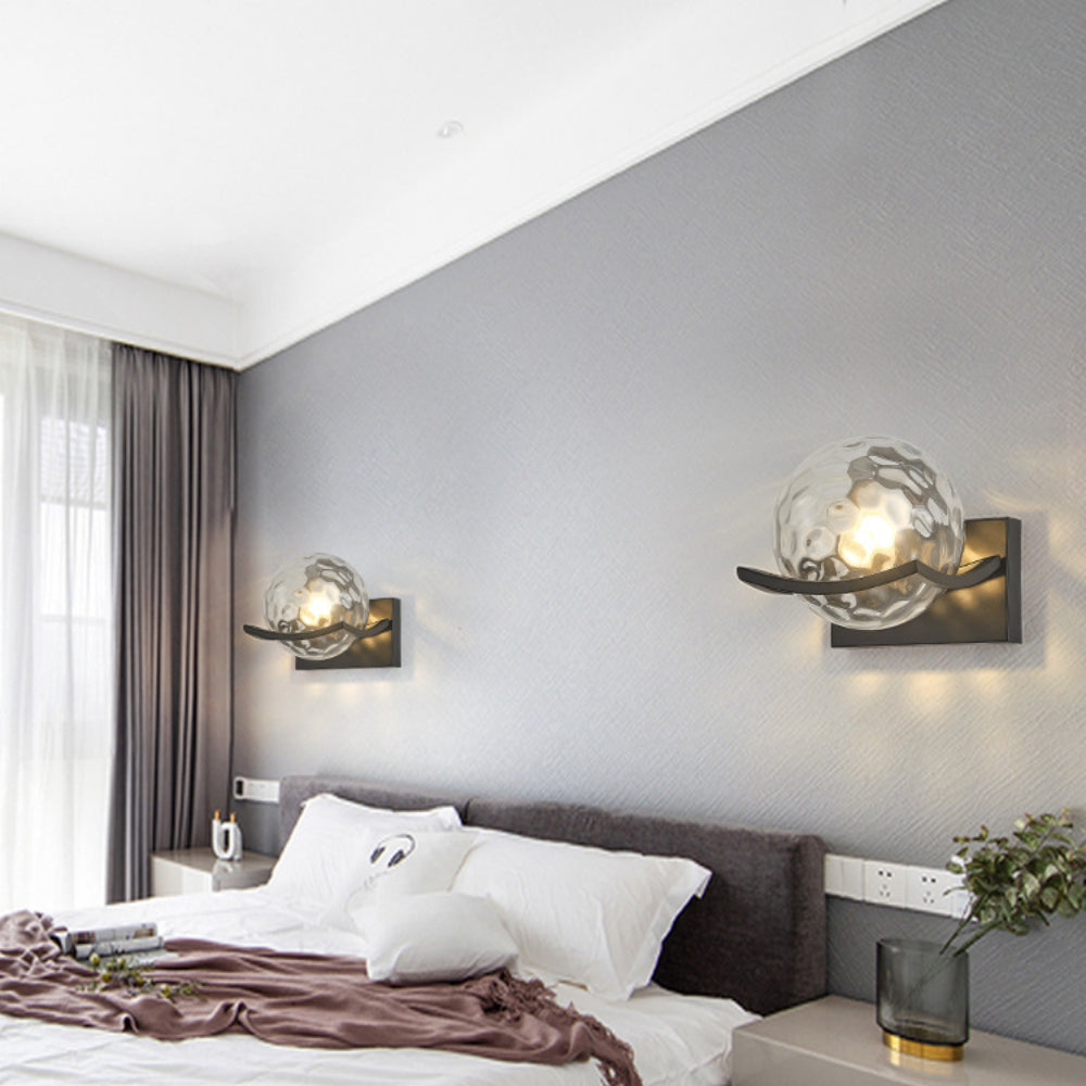 Nolan – Moderne LED-Wandlampe aus Glas