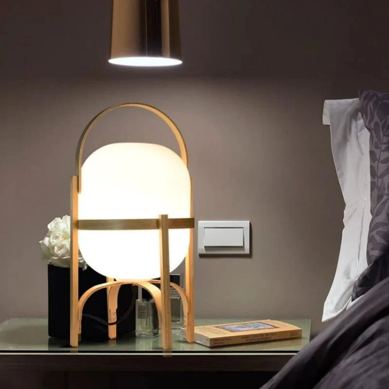 LichtKorb – Elegante Tischleuchte im Cesta-Stil